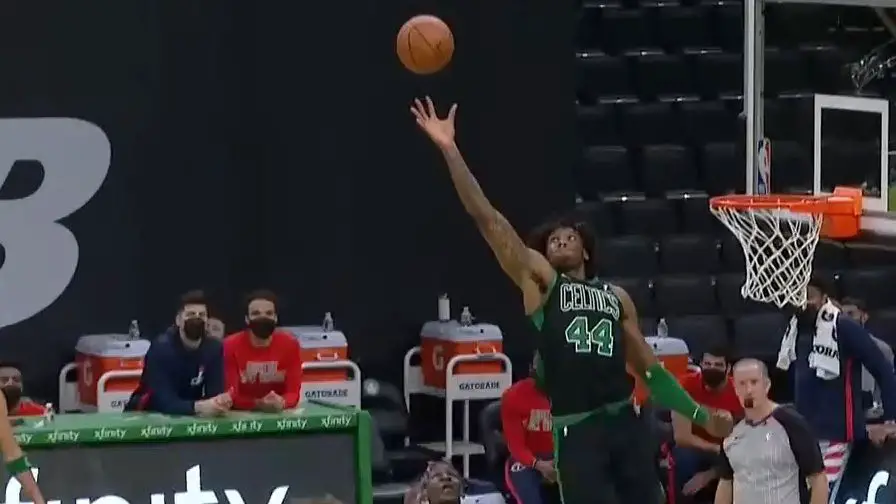 Robert Williams catching an Alley Oop